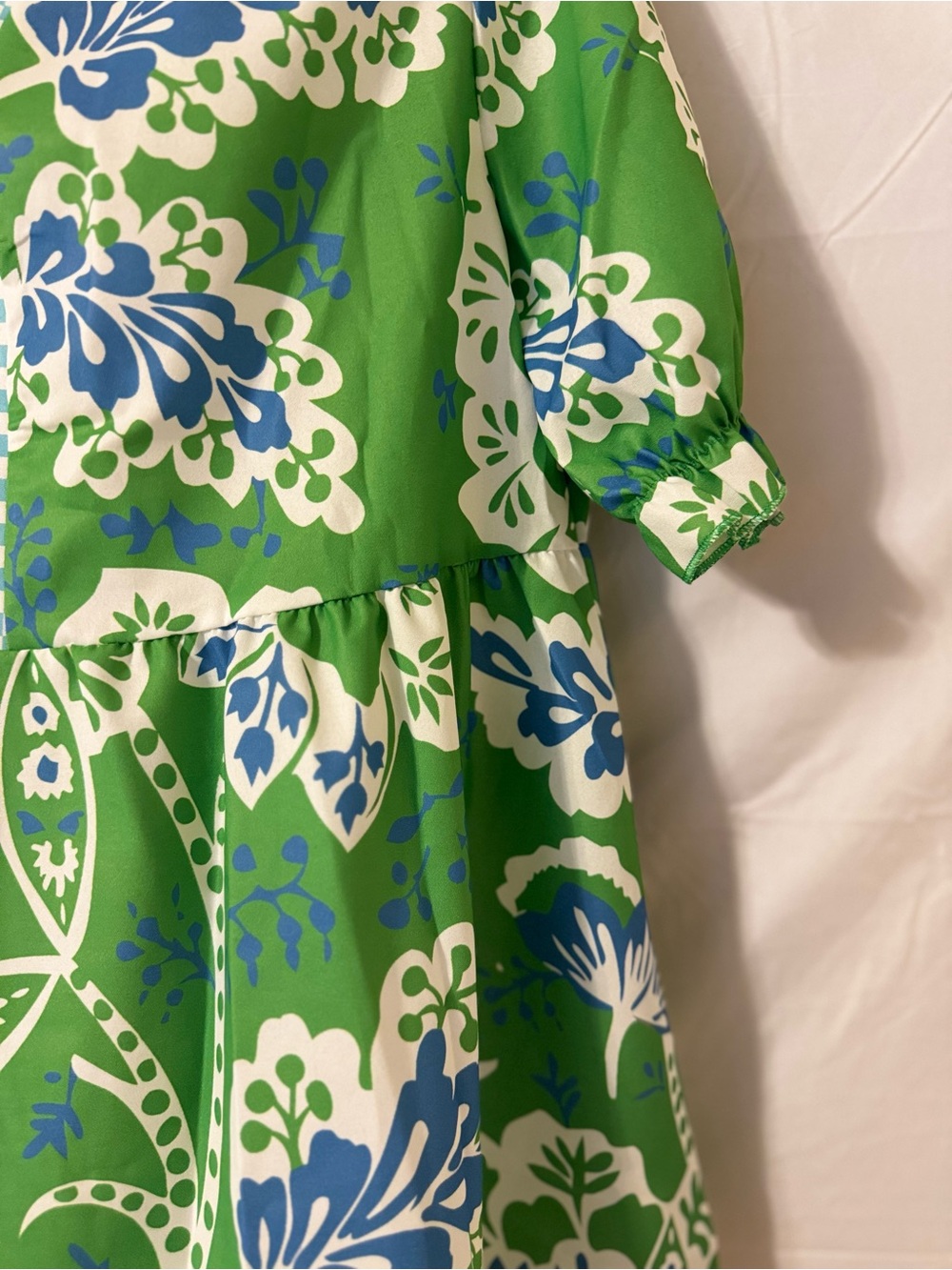 Bright Green Floral Tunic Preppy Top with Blue Accents Size XL NWT - Picture 6 of 12